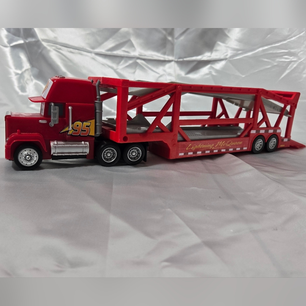 Red Lightning McQueen Car Transporter Toy